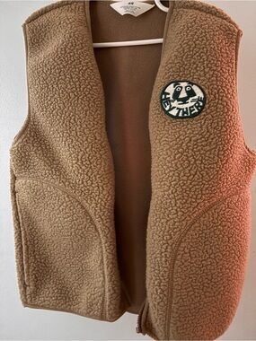 H&M Kids Camel Sherpa Vest with Embroidered Patch